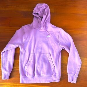 Nike purple sweatshirt in great condition and a size Xsmall
